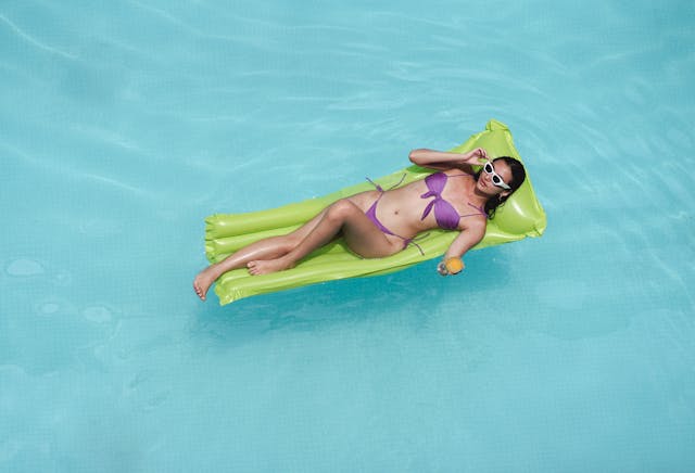 Profitez d’un camping à Cambo-les-Bains, avec piscine, parfait pour des vacances relaxantes après une journée de découverte de la région.